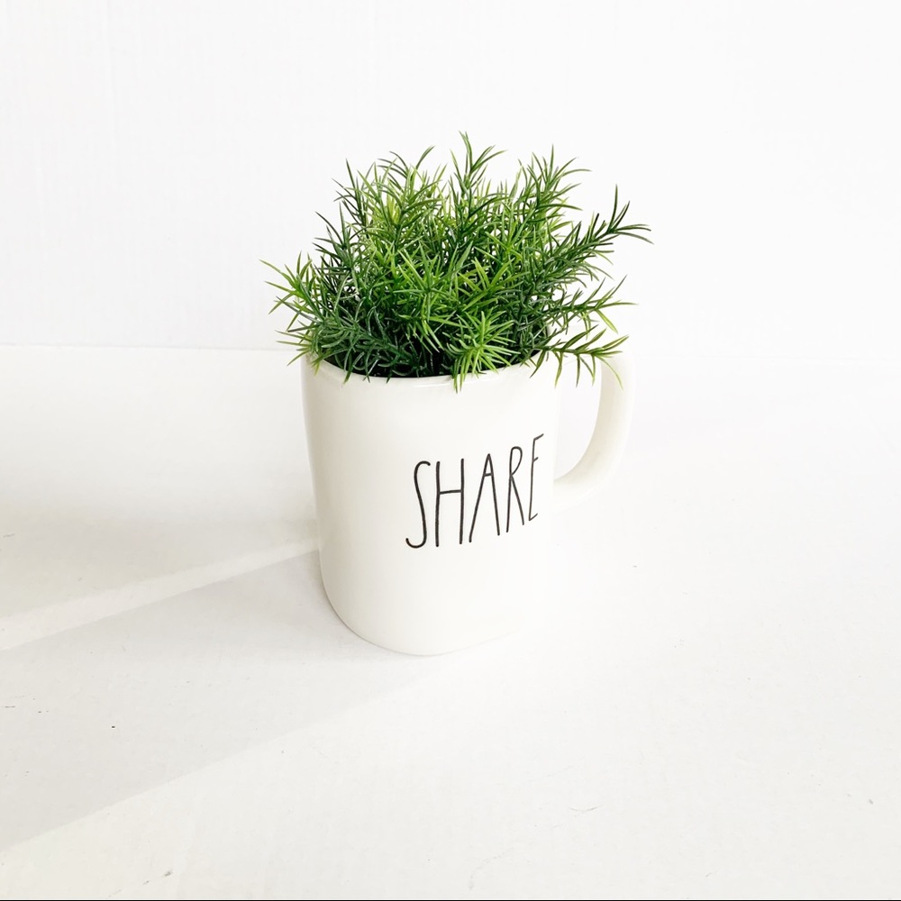 Rae Dunn Share Collector coffee tea cocoa mug